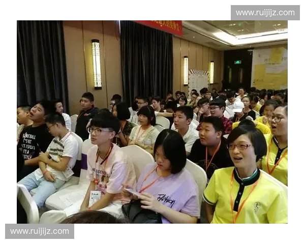 《小黑屋英雄：从困境中崛起的传奇与使命》